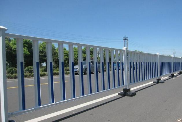 無錫道路護(hù)欄安裝好以后還需要做哪些事
