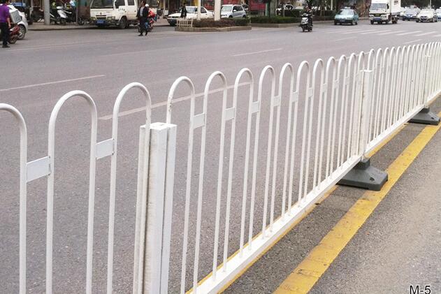 上海道路護欄如何科學規(guī)劃